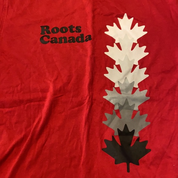 Roots Canada T-Shirt Bundle. Boys Large (Gray) and XXL (Red) - Picture 6 of 7